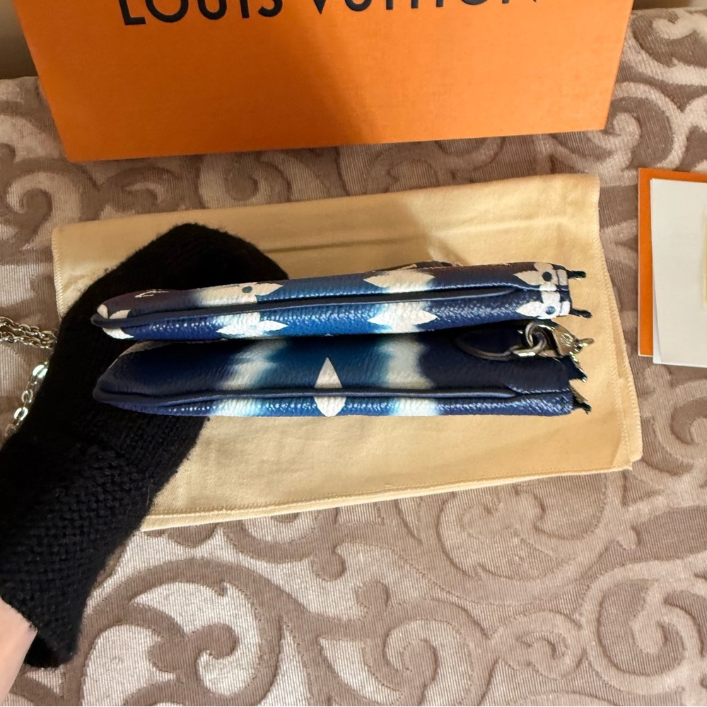 Louis Vuitton Escale Blue Tiedye Double Zip Pochette Crossbody Bag - Picture 9 of 16